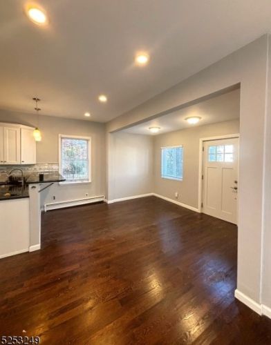 11 Garfield Rd, Parsippany NJ  07054-3916 exterior
