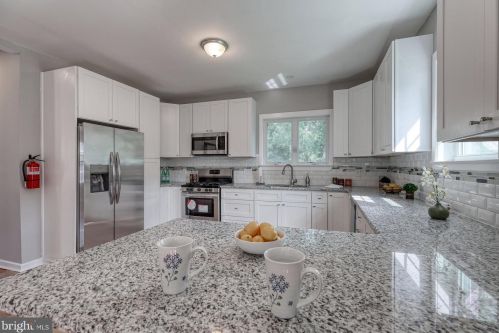 437 Maple Ave, Camden NJ  08106-2054 exterior