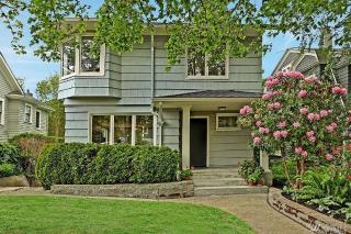 1907 Nob Hill Ave, Seattle WA  98109-2545 exterior