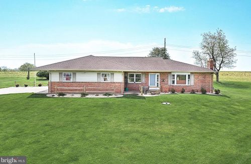 660 Bella Vista Dr, Red Lion, PA 17356-9495