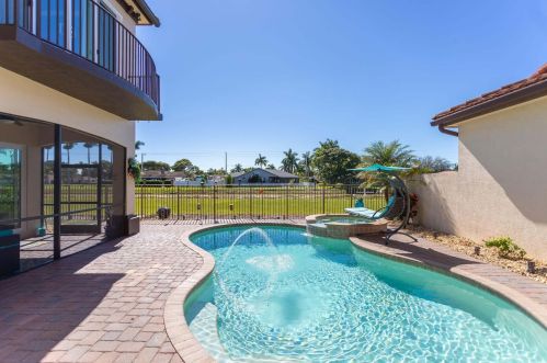 4102 Artesa Dr, Boynton Beach FL  33436-2628 exterior
