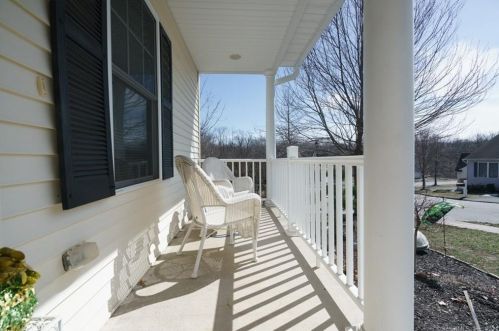 286 Beth Ln, Waterbury, CT 06705-2523