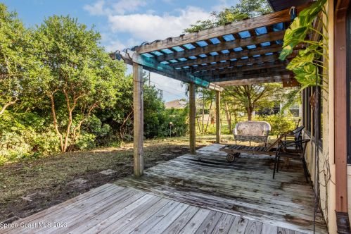 405 Banyan St, Sebastian FL  32958-4311 exterior