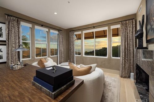 12 Tidal Surf, Newport Beach CA  92657-1905 exterior