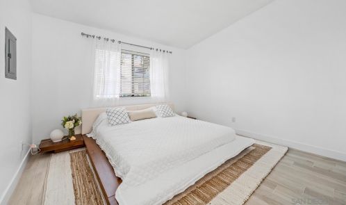 6829 Pear Tree Dr, Carlsbad CA  92011-3937 exterior