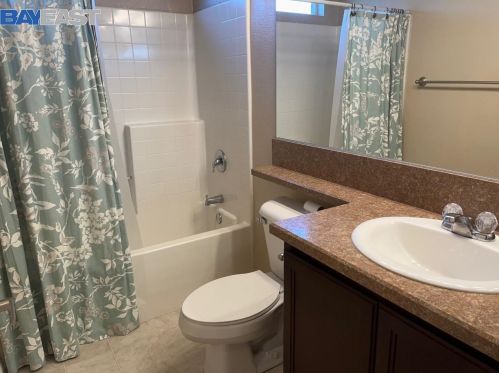 1462 Salamanca Ave, Hayward CA  94544-6256 exterior