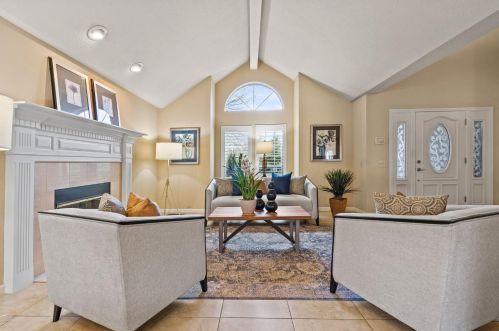 1361 Oak Creek Ct, Folsom, CA 95762-3800