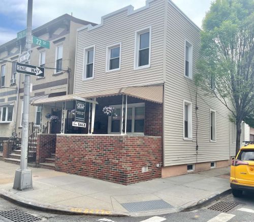 22-02 25th Rd, Long Island City, NY 11102-3428