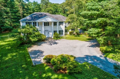 1 North Ct, Muttontown, NY 11771-4003