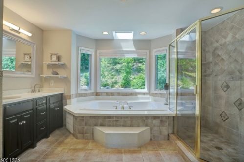 58 Finch Rd, Skyline Lakes NJ  07456-2423 exterior