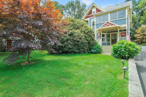 24 Oakdale Rd, Stamford, CT 06906-1413