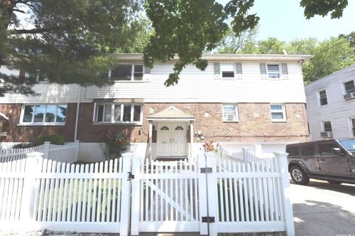 133-19 Hawtree St, Jamaica, NY 11417-2533