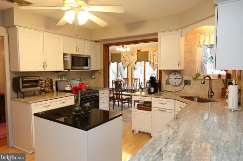 908 Flintlock Dr, Lansdale, PA 19446-5511