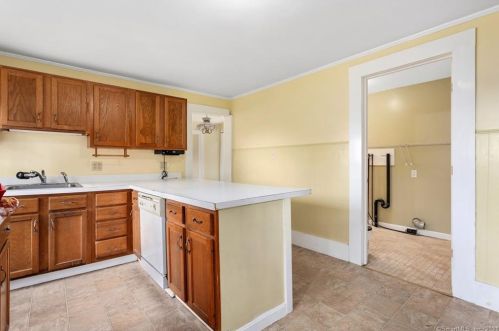 35 Market St, Putnam CT  06260-1719 exterior