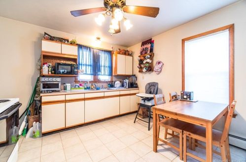 107 Birdsey Ave, Middletown CT  06457-4302 exterior