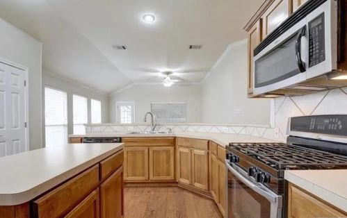 127 Hickory Ln, Georgetown TX  78633-4491 exterior