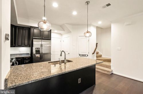 7542 Brunson Cir, Gainesville VA  20155 exterior