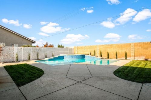 2709 Mira Vista Dr, Modesto CA  95356-8798 exterior