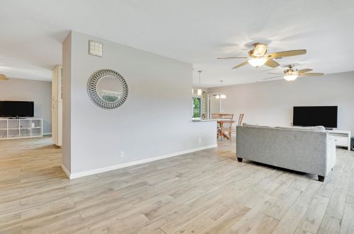 6430 Apple Way, West Palm Beach, FL 33406-5212