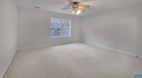 27 Bearwood Dr, Bybee VA  22963-2843 exterior