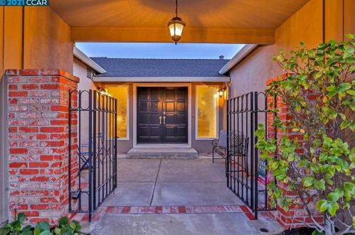 11431 Betlen Dr, Pleasanton, CA 94568-2711