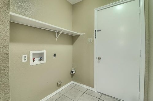 12302 Dellrey Dr, Austin TX 78758-2503 exterior