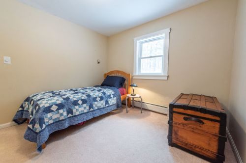 132 Old Mill Pond Rd, Henniker NH  03242-3152 exterior