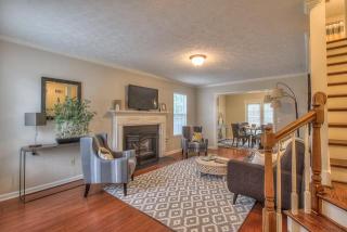2700 Linmar Ave, Nashville, TN 37215-1180