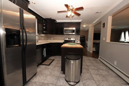 656 Sandra Ave, West Islip NY  11795-2524 exterior