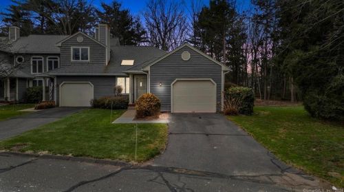 292 Castlewood Dr, Bloomfield, CT 06002-1371