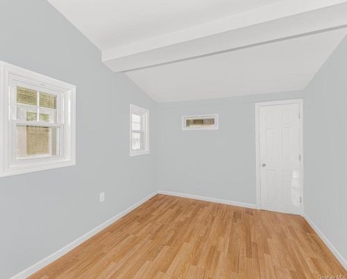 3241 Barker Ave, Bronx NY  10467-6301 exterior