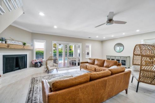 6260 Ocean Blvd, Boynton Beach FL  33435-5212 exterior