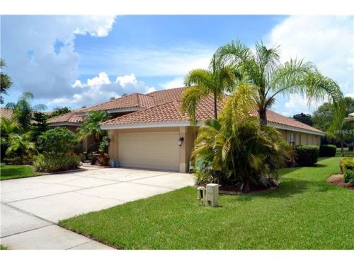 4891 Cross Pointe Dr, Oldsmar, FL 34677-5202