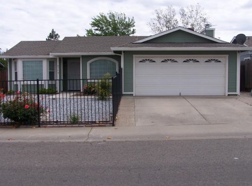 6738 2nd St, Rio Linda, CA 95673-3236