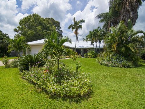 499 10th Ct, Vero Beach, FL 32962-1524