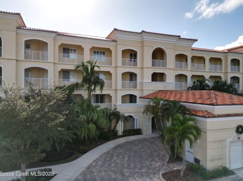 34 Harbour Isle Dr, Fort Pierce, FL 34949-2750