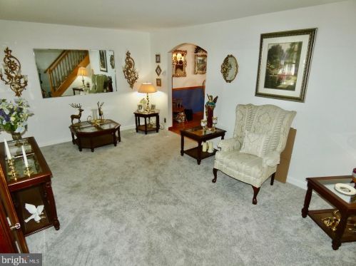 138 Maple Hill Rd, Wilmington, DE 19804-2328