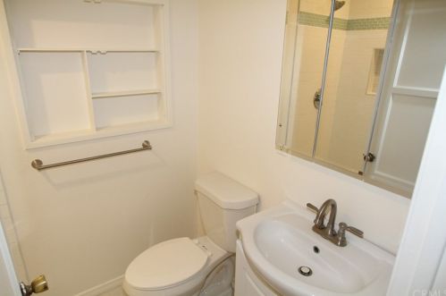 2735 Warwood Rd, Lakewood CA  90713-3137 exterior