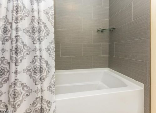 105 River Rd, Nutley NJ  07110-3516 exterior