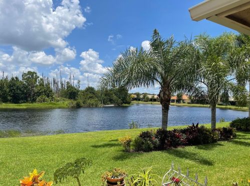 15831 Aurora Lake Cir, Wimauma FL  33598-4031 exterior