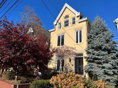 5717 Kentucky Ave, Pittsburgh, PA 15232-2627