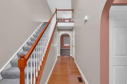 147 Sandy Brae Dr, Canonsburg, PA 15317-4960