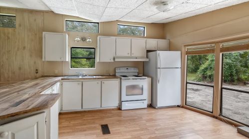 16376 Pointview Rd, Brooksville, FL 34601-8965
