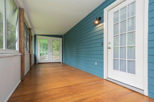 66 Columbus Ave, Tompkins Corners NY  10579-2136 exterior