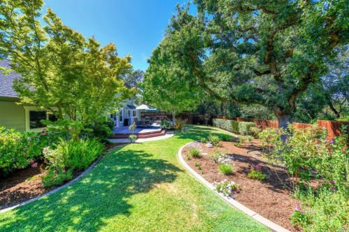 2350 Sycamore Ave, Santa Rosa, CA 95404-2238