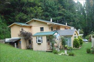 20 Overlook Dr, Franklin, NC 28734-3911