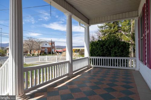 5 Amiss Ave, Richmond National Battlefiel VA  22835-1309 exterior