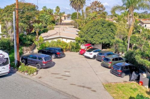 142 Glaucus St, Encinitas CA  92024-1601 exterior