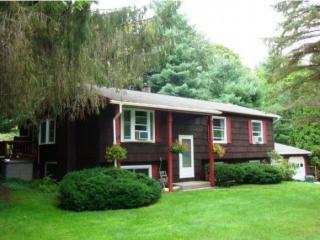 320 Carriage Hill Rd, Brattleboro, VT 05301-6182