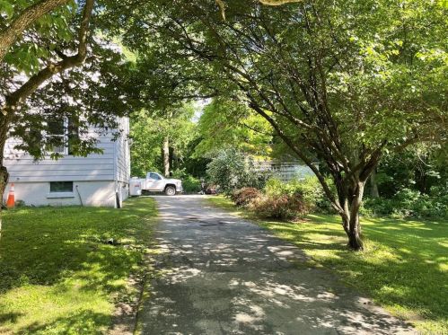 2 Plaza Rd, New Hamburg NY  12590-3814 exterior
